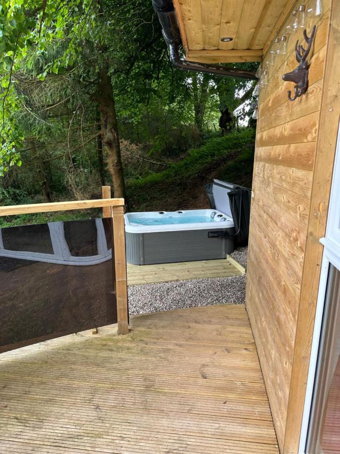 Unique Orchard Lodge For Couples With Hot Tub Strathaven Kültér fotó